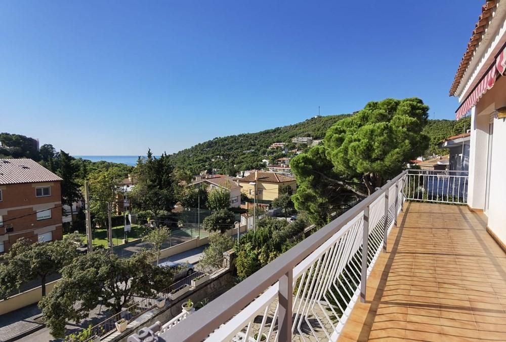 Casa a Castelldefels, Spagna, 308 m² - foto 2