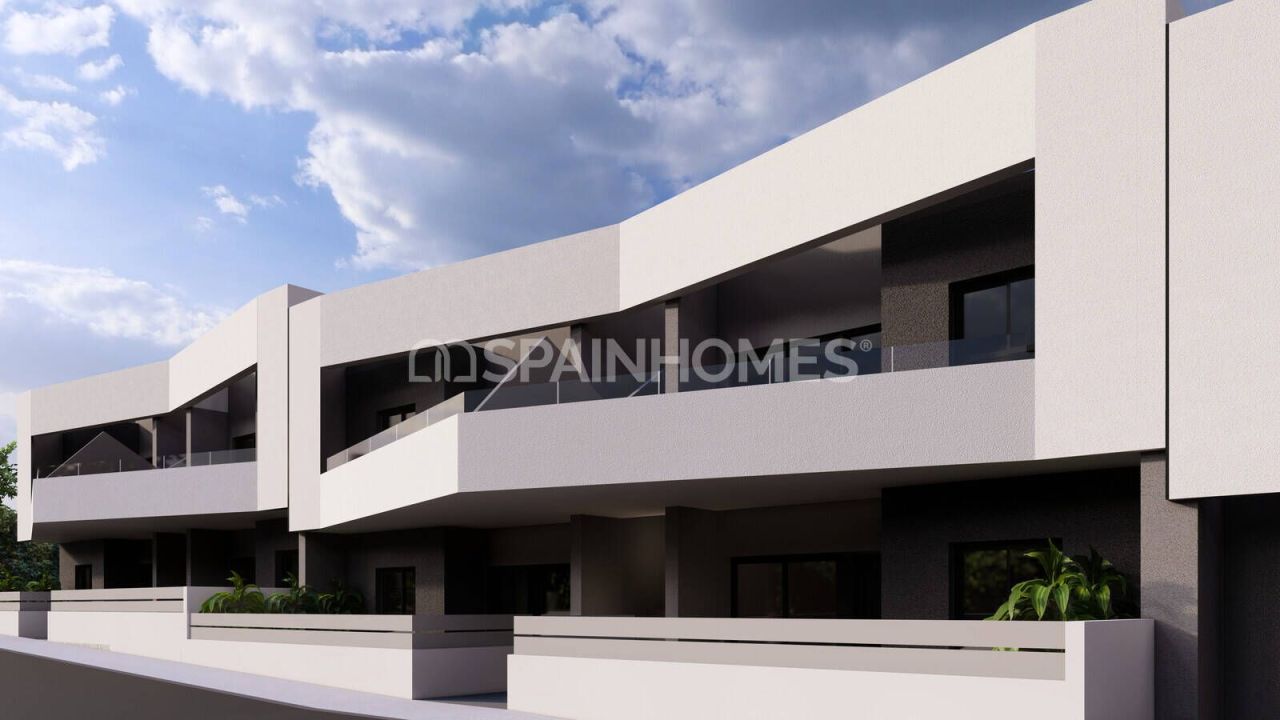 Apartment in San Miguel de Salinas, Spain, 120 m² - picture 1