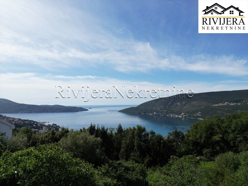Land in Herceg-Novi, Montenegro, 2 090 m² - picture 2