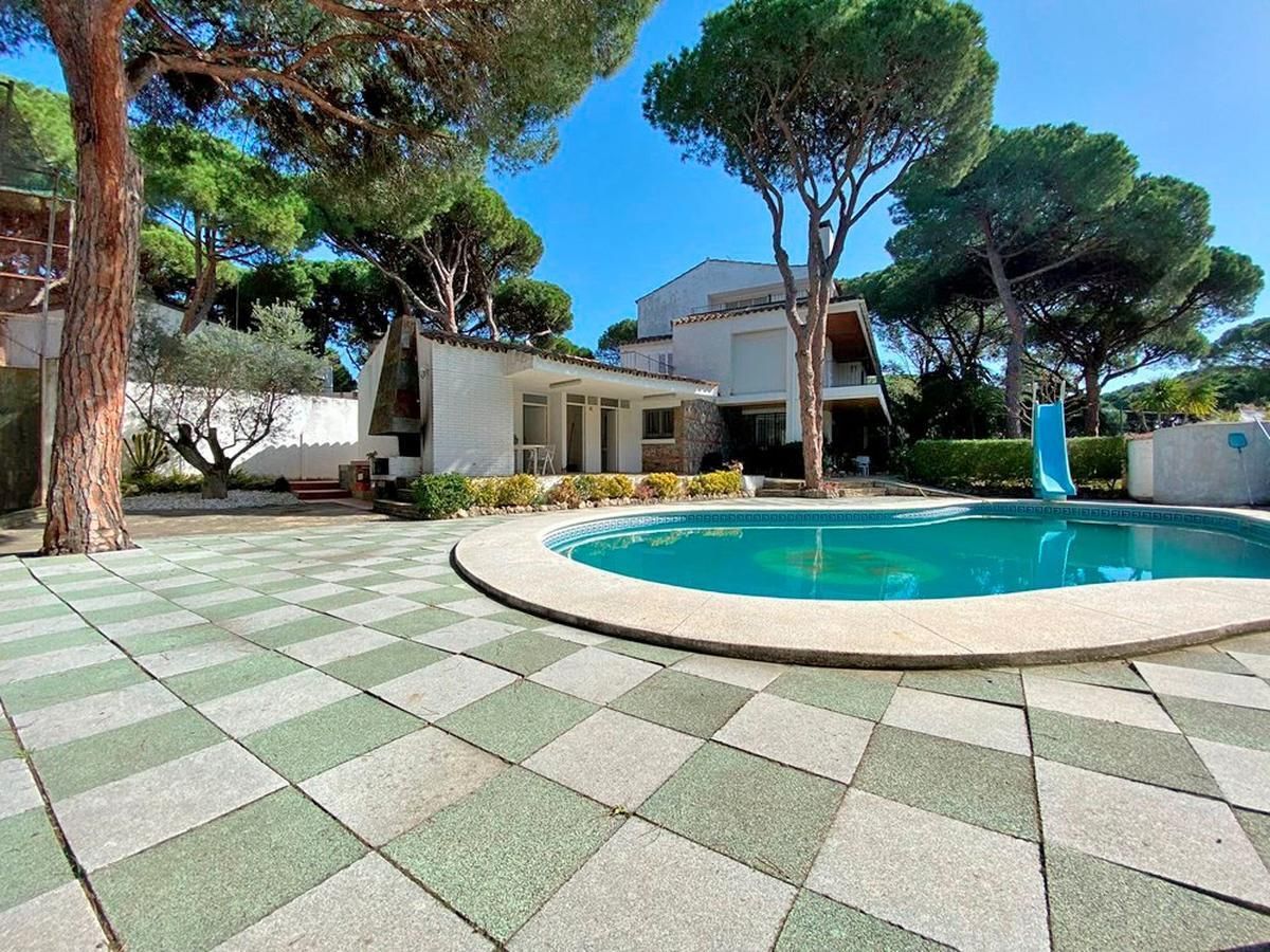 Maison à Castelldefels, Espagne, 248 m² - image 18