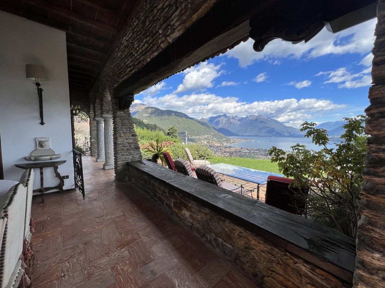 Villa por Lago de Como, Italia, 720 m² - imagen 2