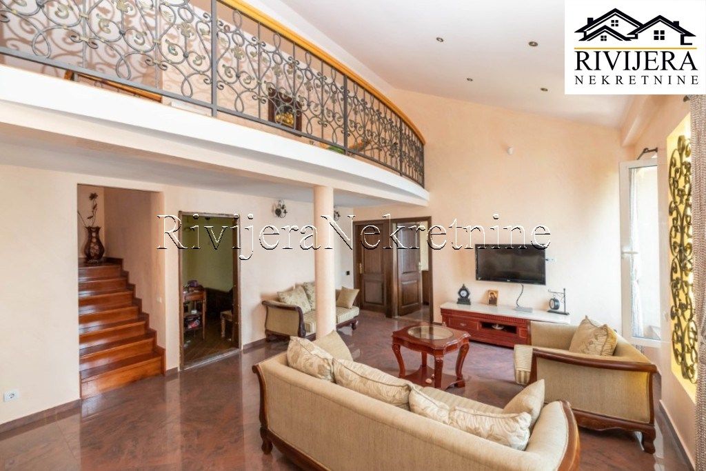 Appartement à Herceg-Novi, Monténégro, 106 m² - image 1