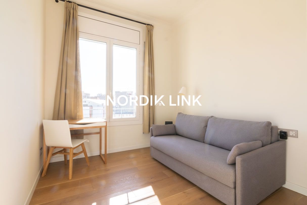 Flat in Barcelona, Spain, 102 m² - picture 7