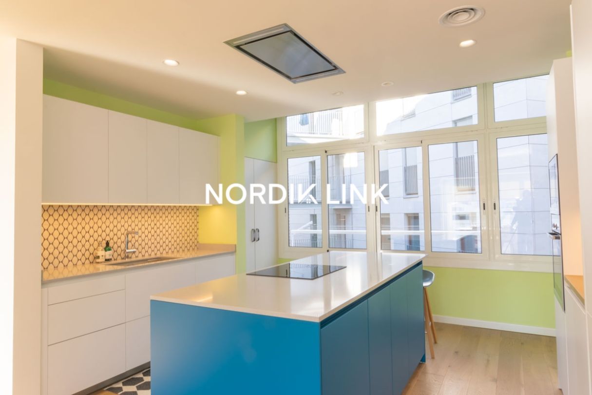 Flat in Barcelona, Spain, 102 m² - picture 4