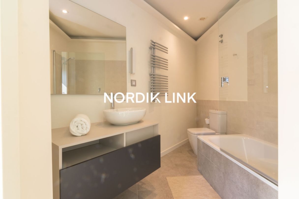 Flat in Barcelona, Spain, 102 m² - picture 9