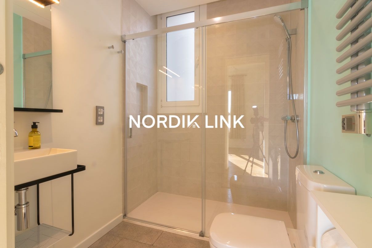 Flat in Barcelona, Spain, 102 m² - picture 10