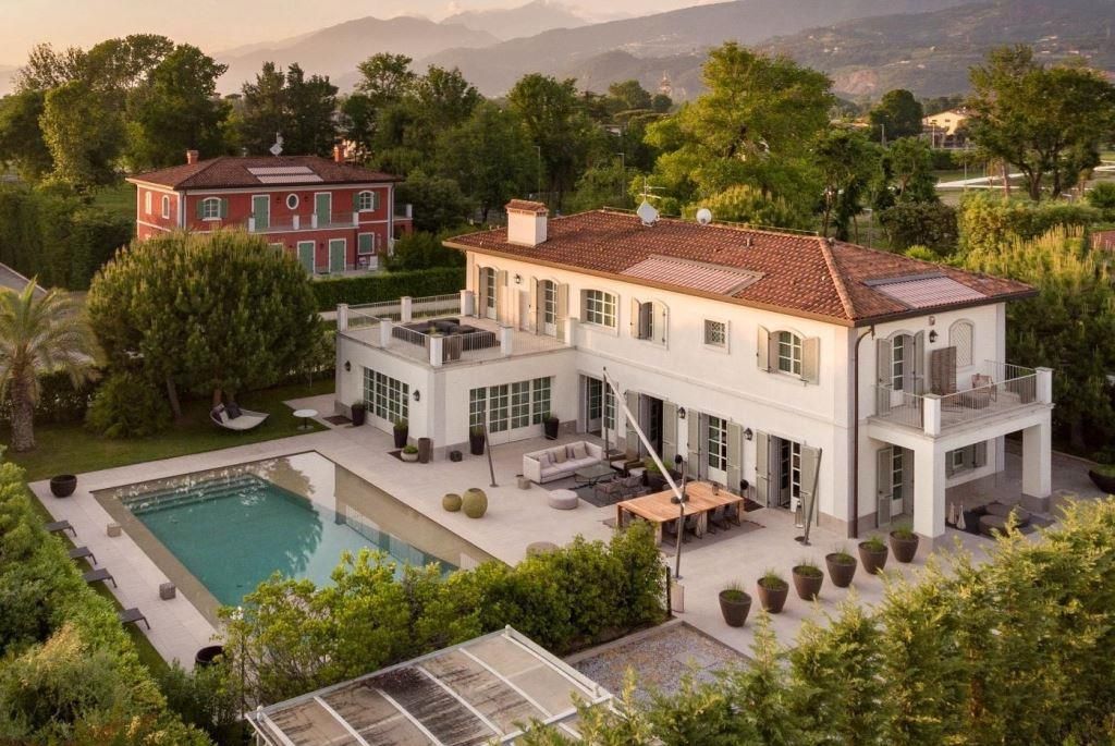 Villa en Forte dei Marmi, Italia, 617 m² - imagen 1