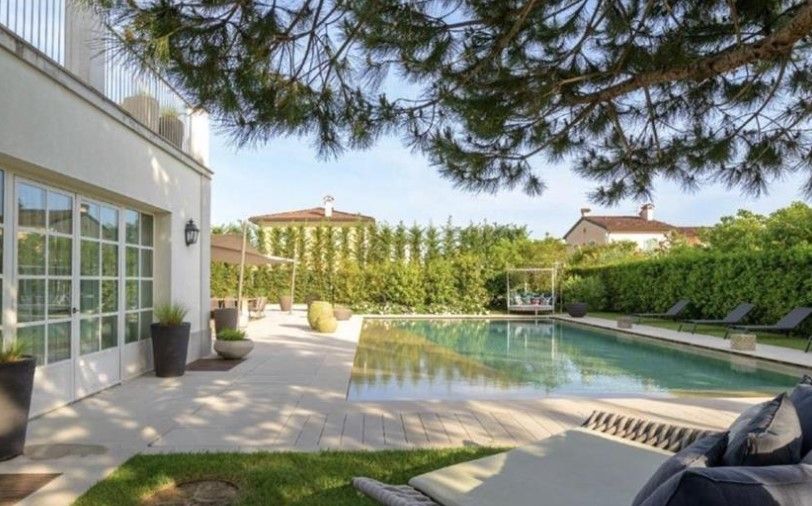 Villa in Forte dei Marmi, Italy, 617 m² - picture 6