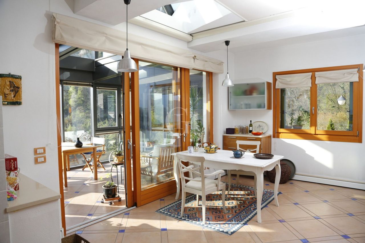 Villa por Lago de Como, Italia, 400 m² - imagen 5