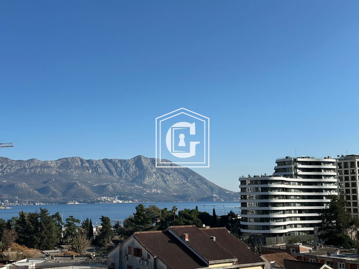 Apartment in Budva, Montenegro, 83 m² - Foto 1