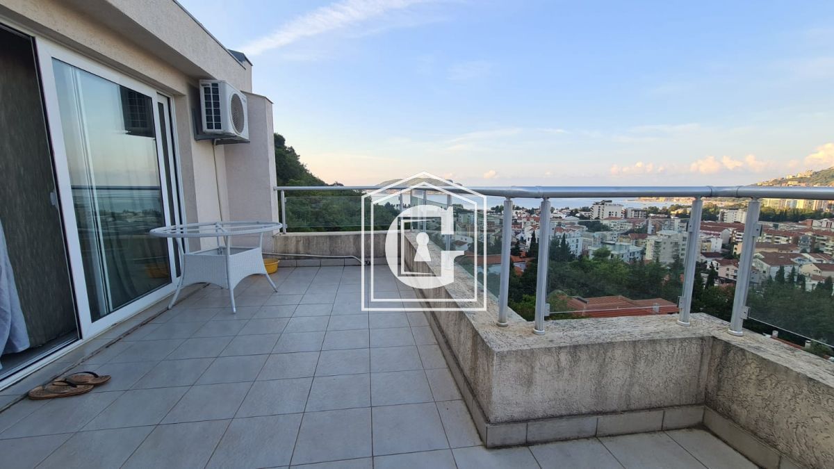 Apartment in Budva, Montenegro, 100 m² - picture 1