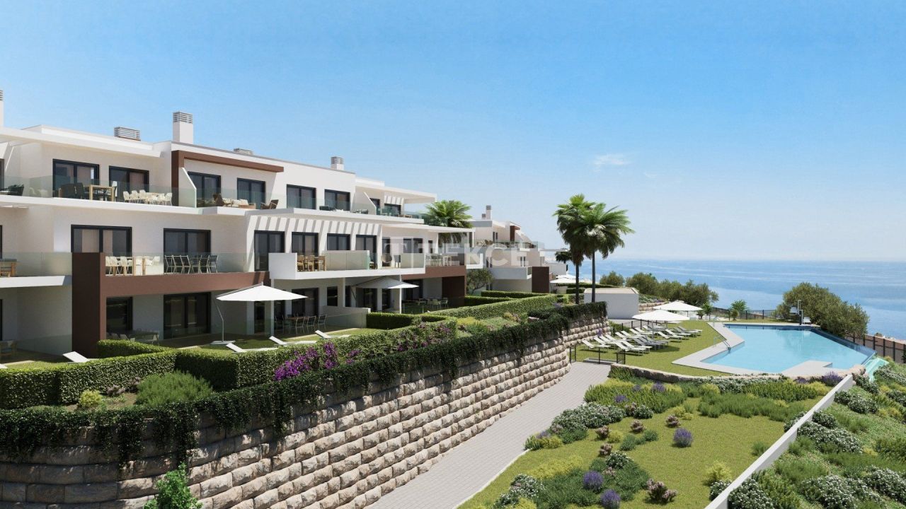 Apartment in Casares, Spain, 64 m² - picture 1