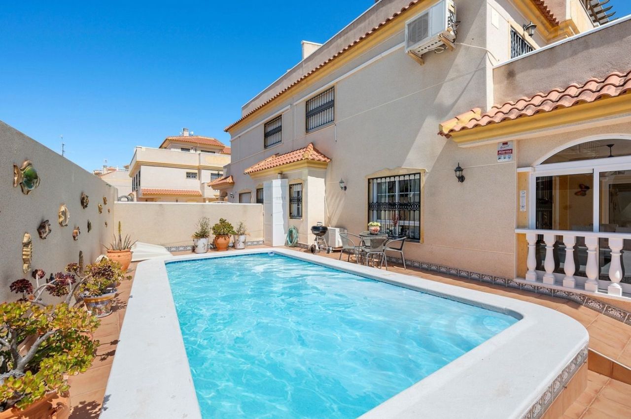 Bungalow a Guardamar del Segura, Spagna, 80 m² - foto 1