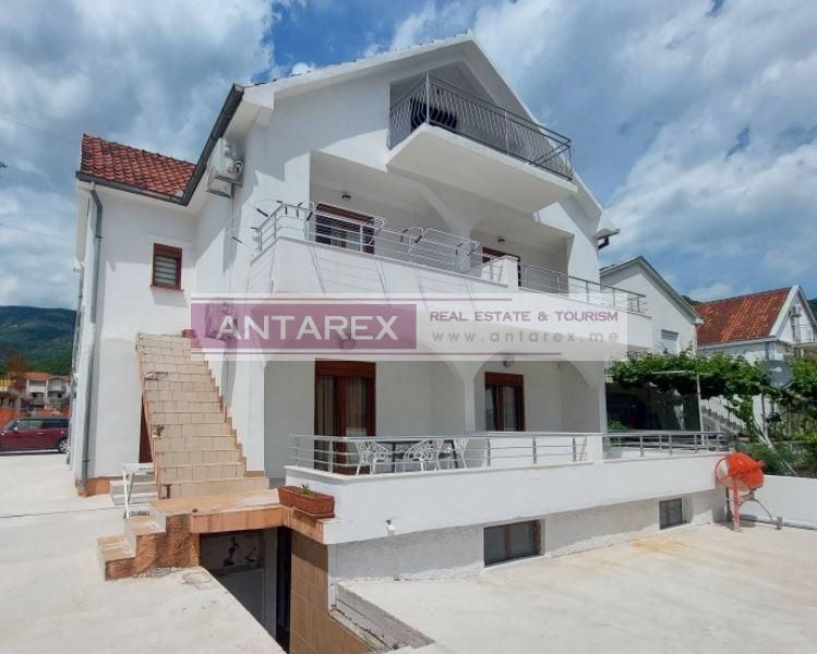 Villa en Bijela, Montenegro, 152 m² - imagen 1