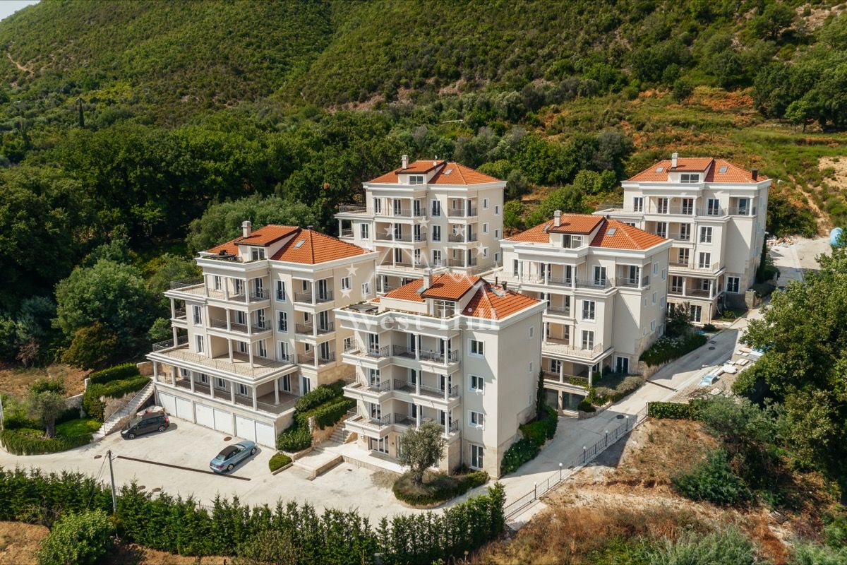 Apartment in Denovici, Montenegro, 115 m² - picture 1