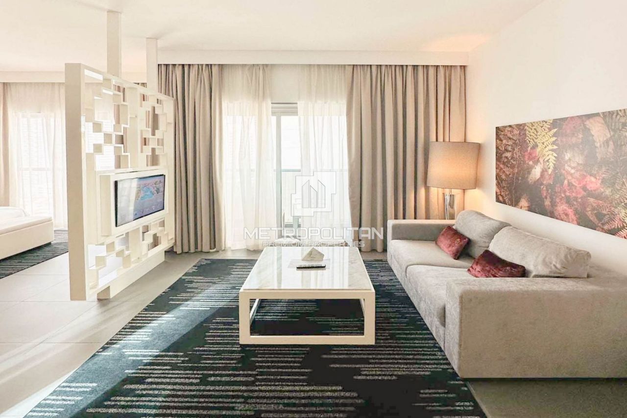 Hotel in Dubai, UAE, 57 m² - picture 1