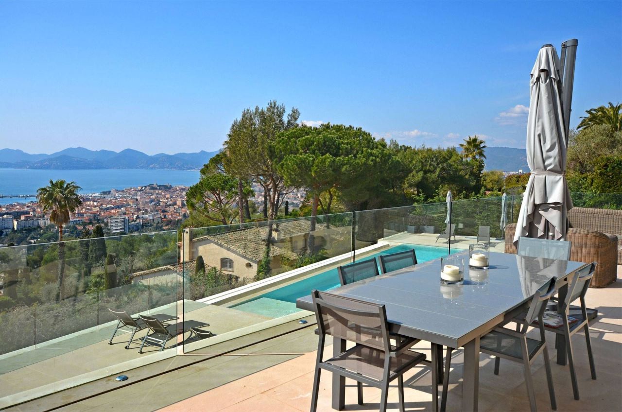 Villa en Cannes, Francia, 550 m² - imagen 1