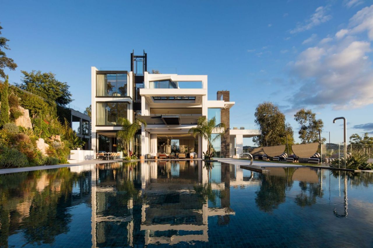 Villa à Cannes, France, 1 100 m² - image 1