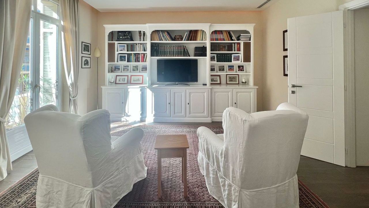 Apartment in Monaco, Monaco, 130 m² - picture 1