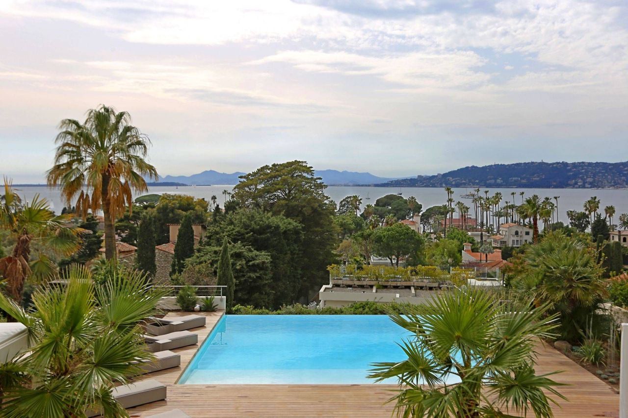 Villa in Antibes, Frankreich, 250 m² - Foto 1