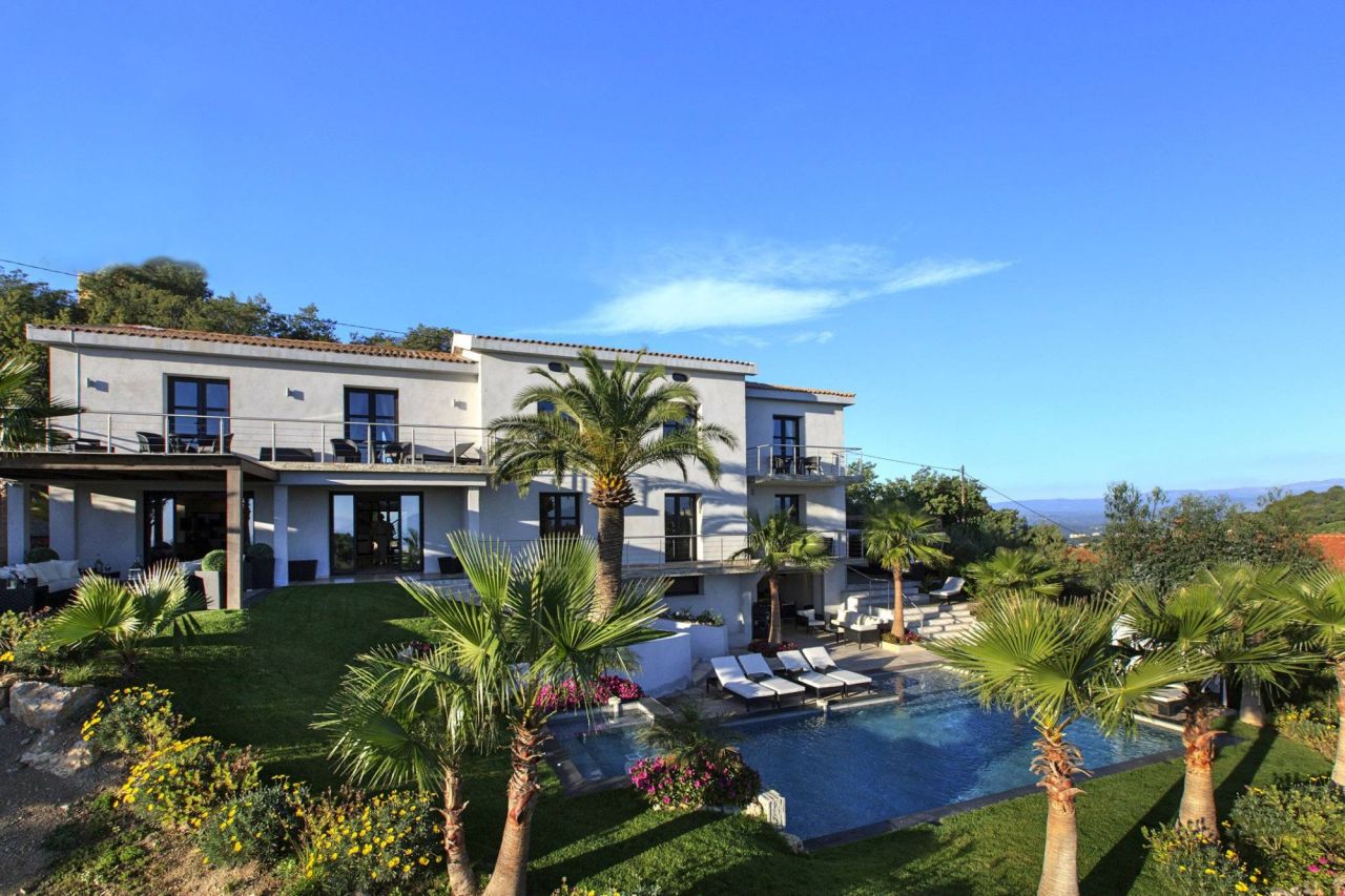 Villa en Cannes, Francia, 400 m² - imagen 1
