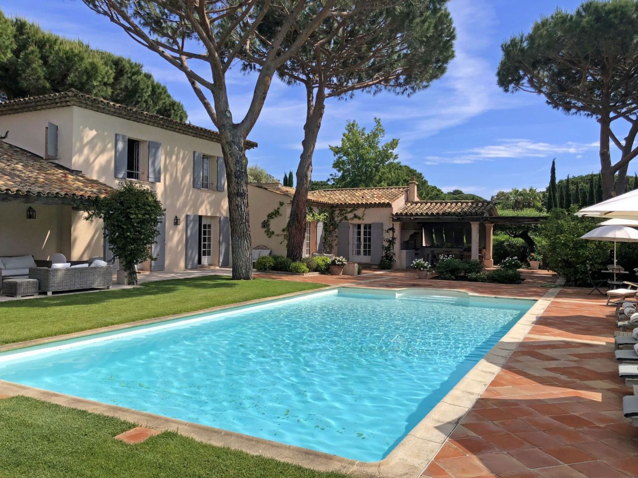 Villa in Saint-Tropez, France, 300 m² - picture 1
