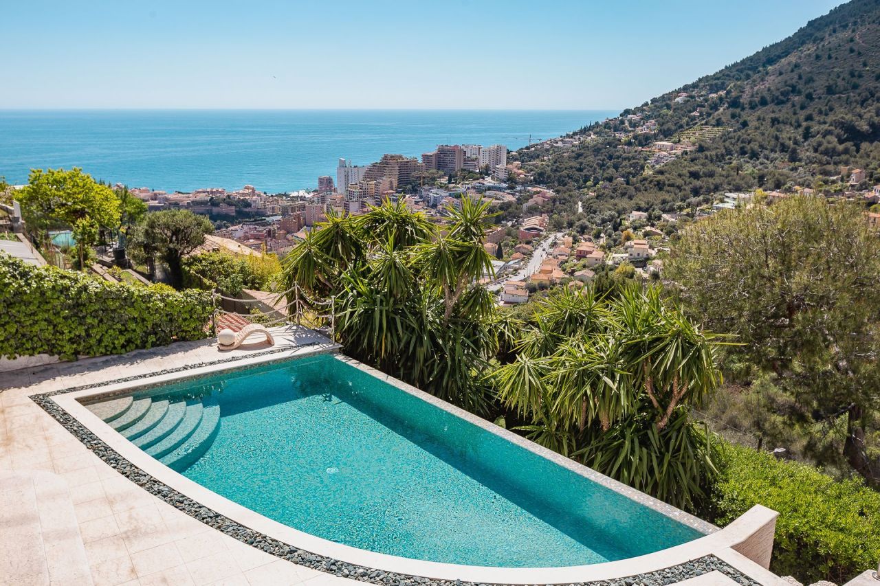 Villa in Beausoleil, France, 200 m² - picture 1