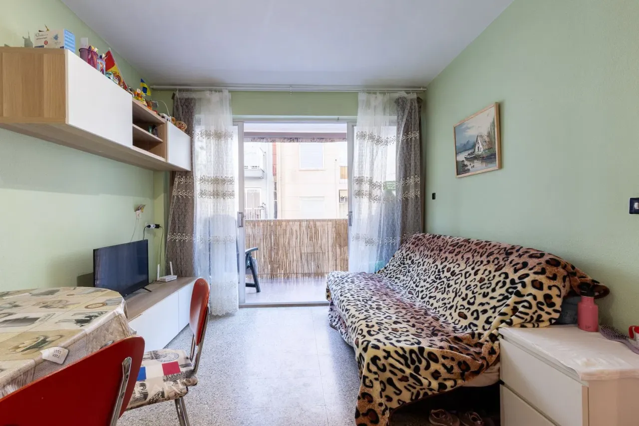 Flat in Valencia, Spain, 45 m² - picture 2