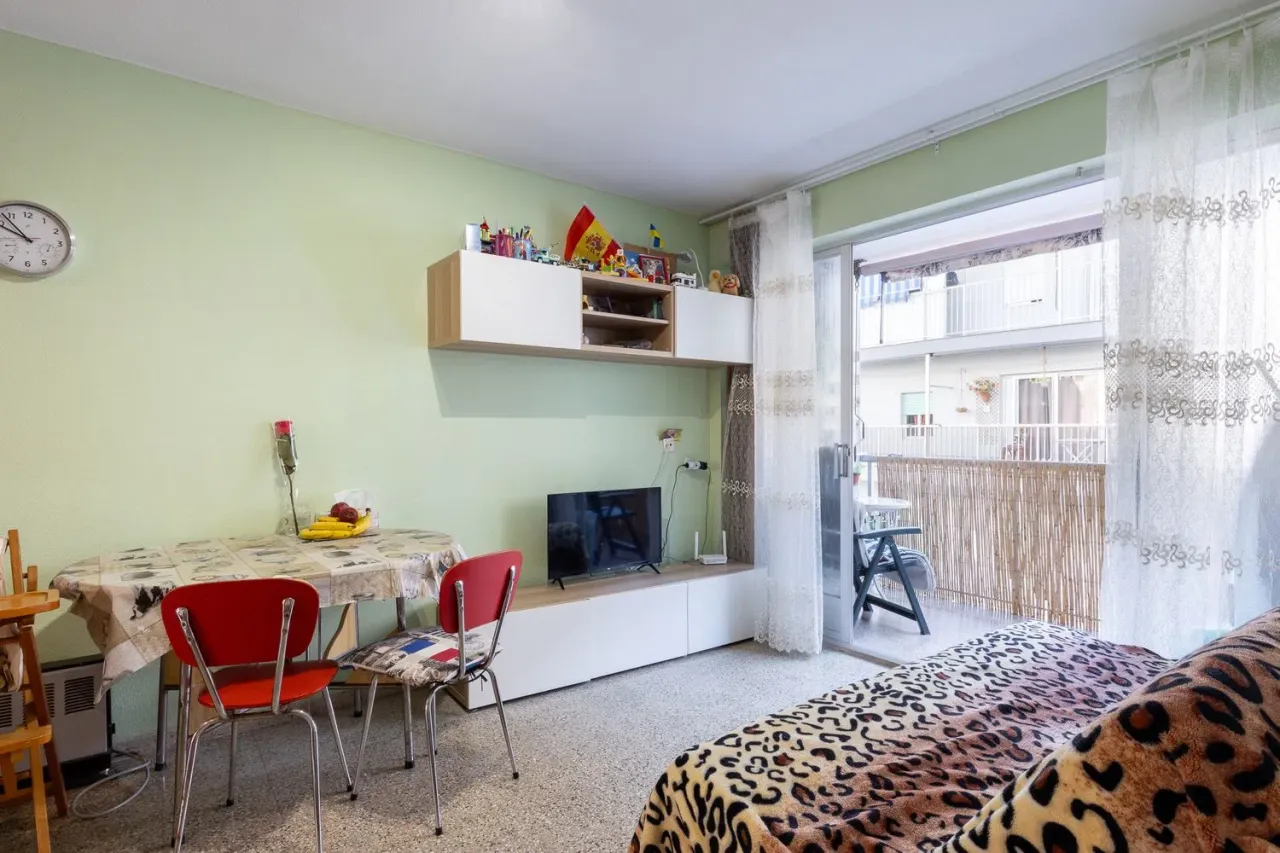 Wohnung in Valencia, Spanien, 45 m² - Foto 1