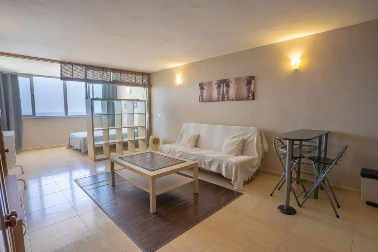 Flat in Santa Cruz de Tenerife, Spain, 59 m² - picture 3