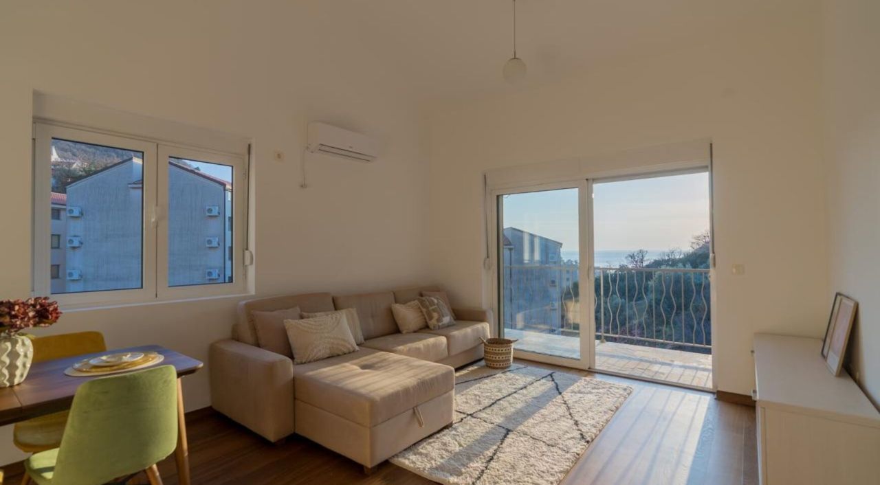 Flat in Przno, Montenegro, 60 m² - picture 1