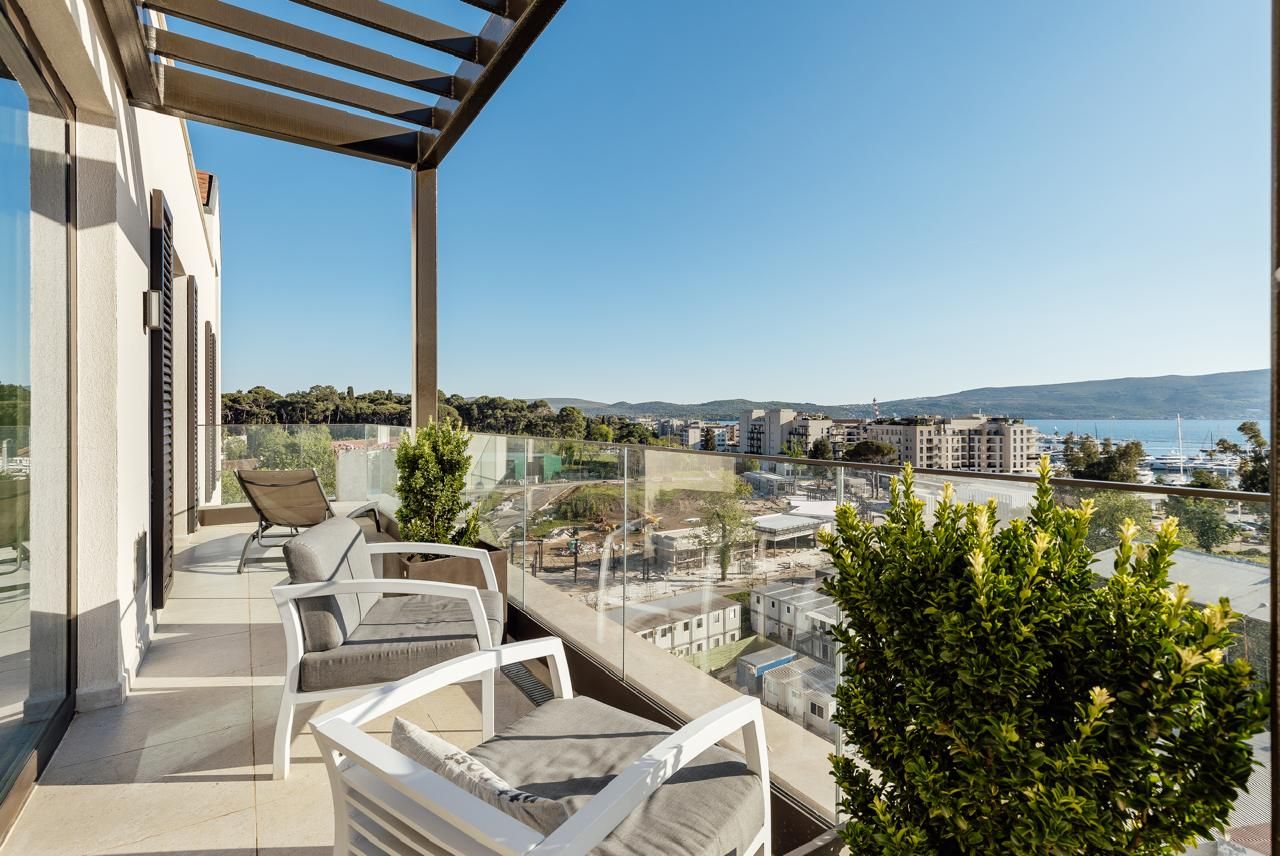 Penthouse in Tivat, Montenegro, 180 m² - picture 2