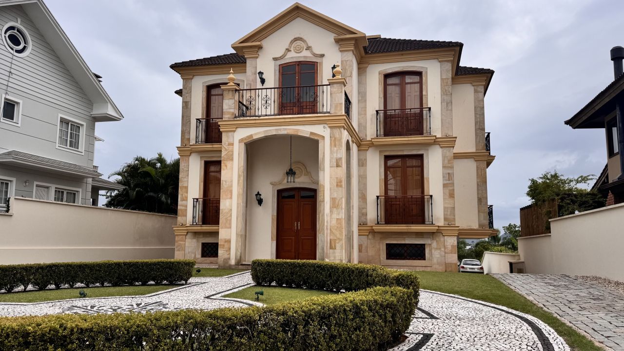 House Florianópolis, Brazil, 461.37 m² - picture 1