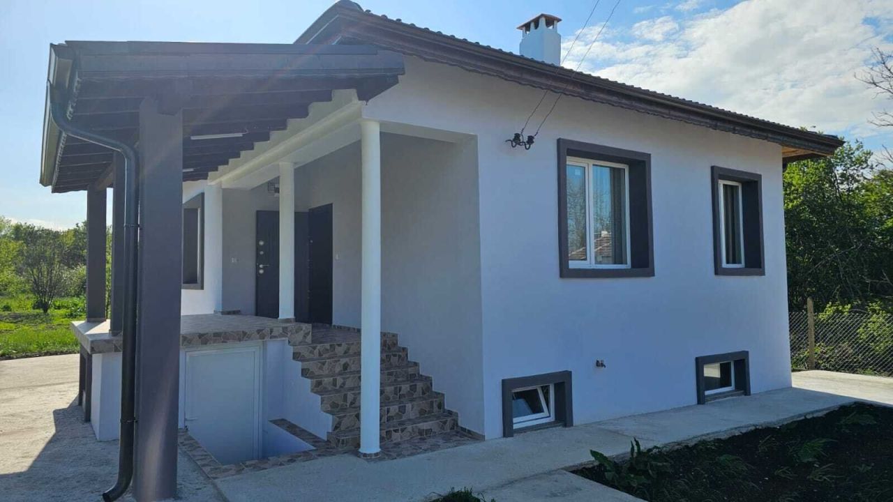 Bungalow à Dyulevo, Bulgarie, 135 m² - image 1