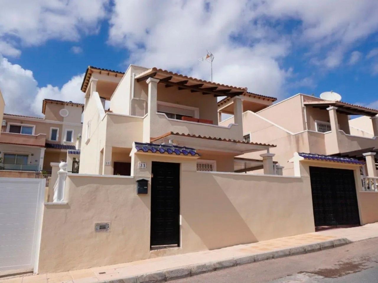 Villa à San Miguel de Salinas, Espagne, 130 m² - image 1