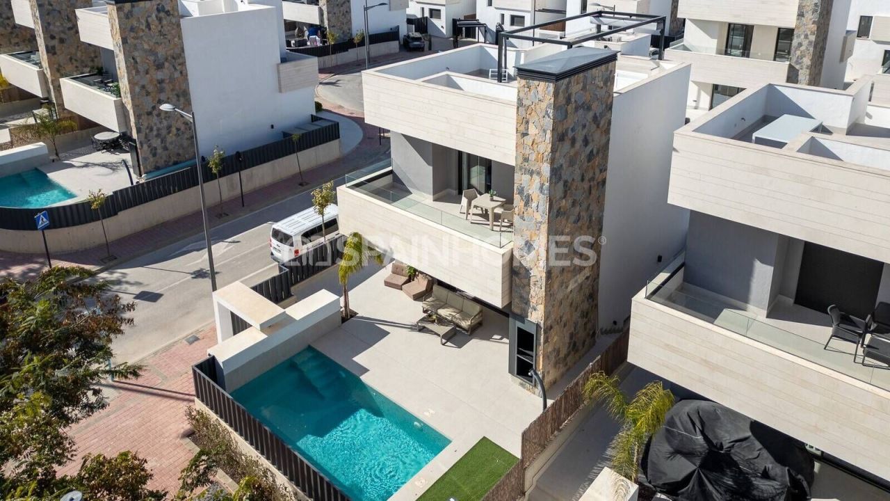 Villa in Torre-Pacheco, Spain, 246 m² - picture 1