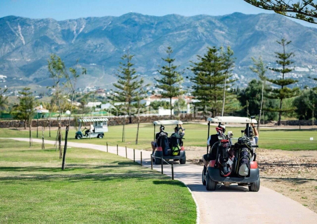 Apartment in Fuengirola, Spain, 155 m² - picture 9