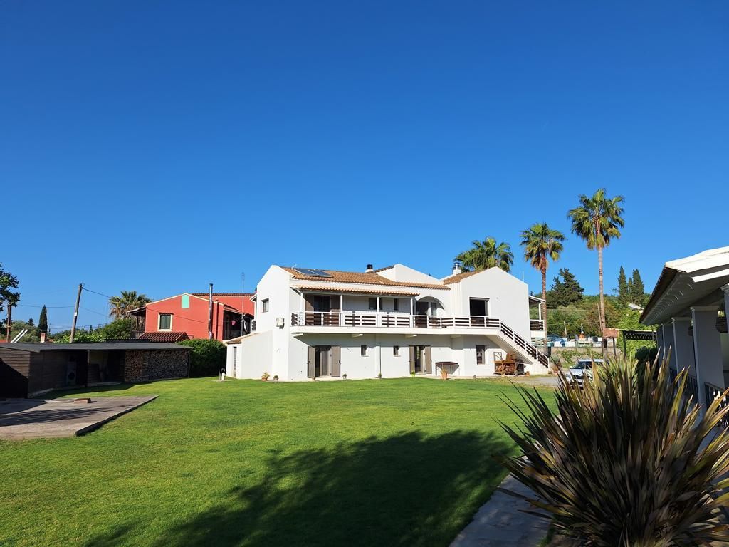 Casa en Corfú, Grecia, 368 m² - imagen 1