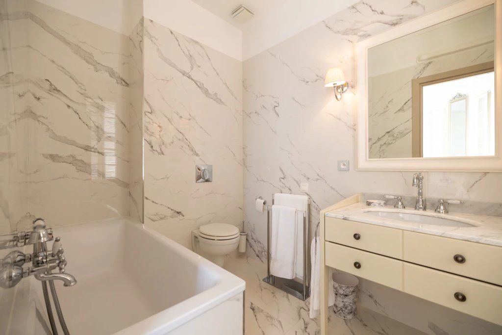 Apartment in Beaulieu-sur-Mer, France, 193 m² - picture 10