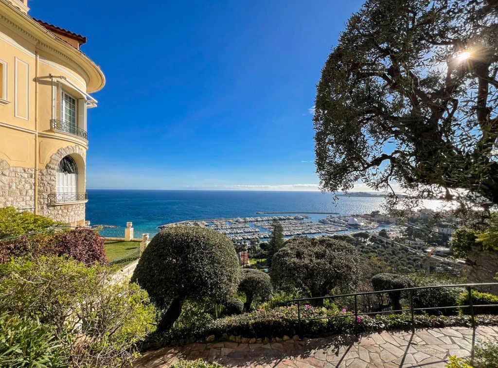 Apartment in Beaulieu-sur-Mer, France, 193 m² - picture 15