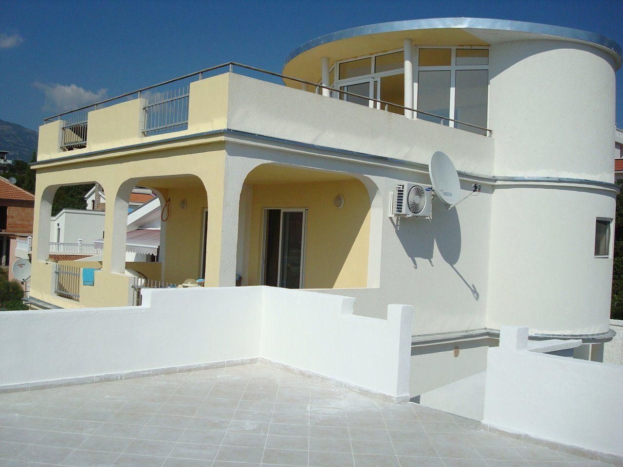 Haus in Utjeha, Montenegro, 200 m² - Foto 1