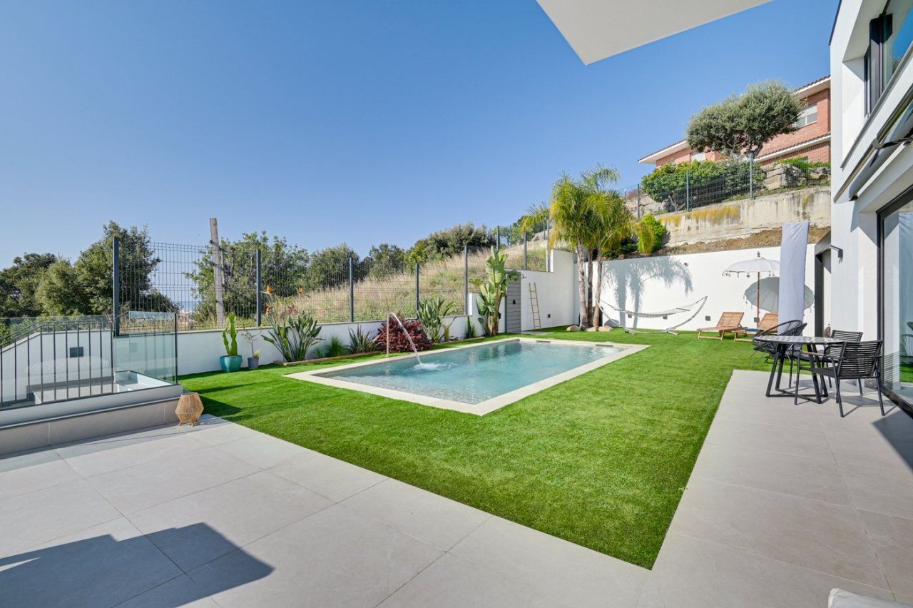 House on Costa del Maresme, Spain, 445 m² - picture 11