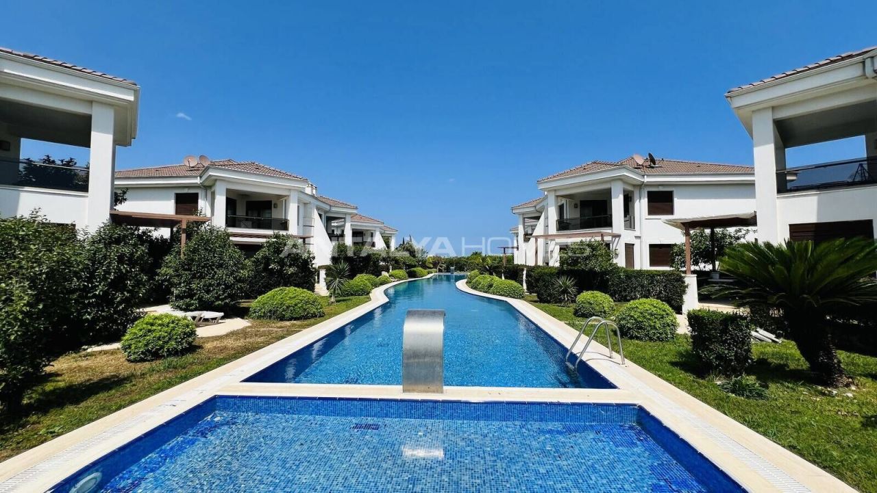 Villa en Kemer, Turquia, 170 m² - imagen 1