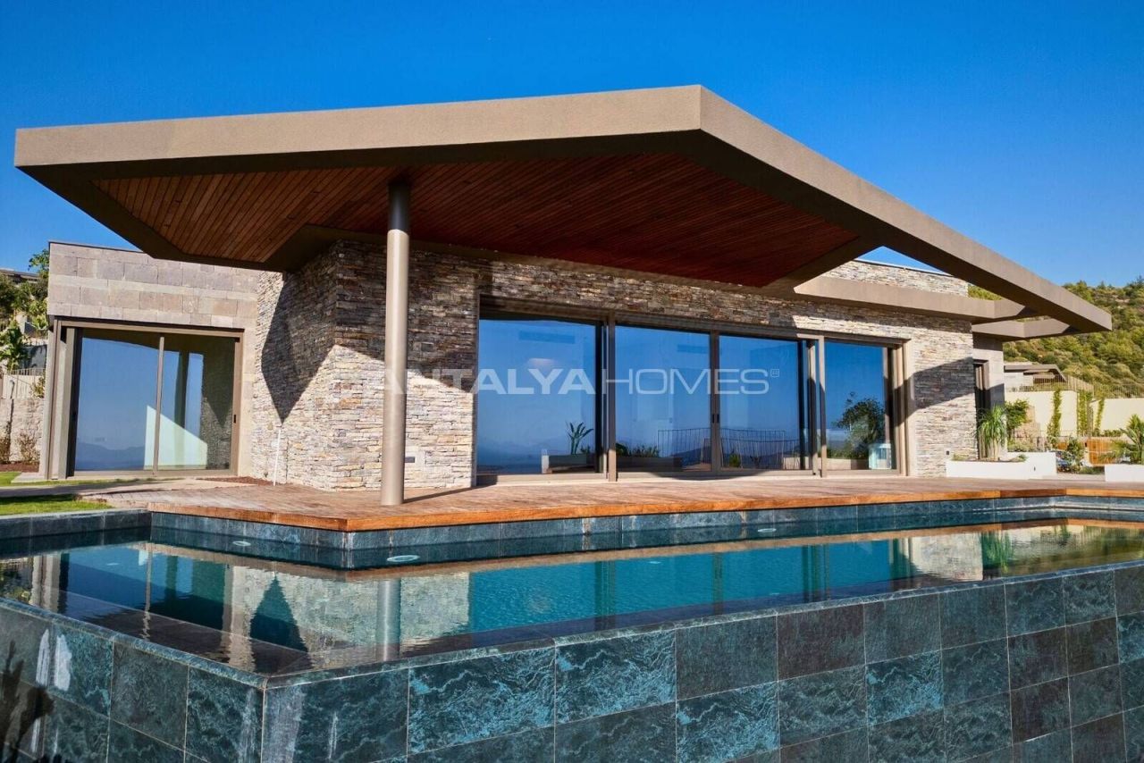 Villa à Bodrum, Turquie, 330 m² - image 1