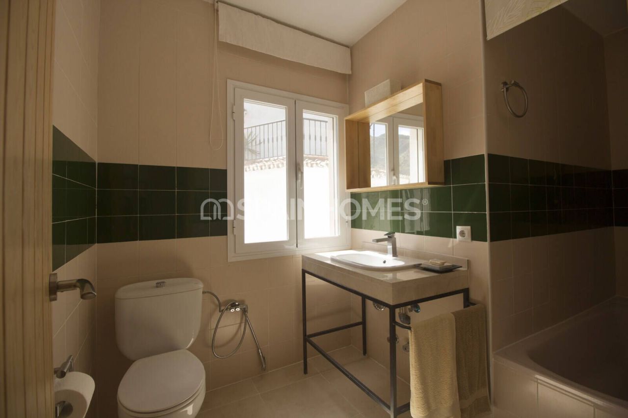 Penthouse in Istán, Spain, 173 m² - picture 16