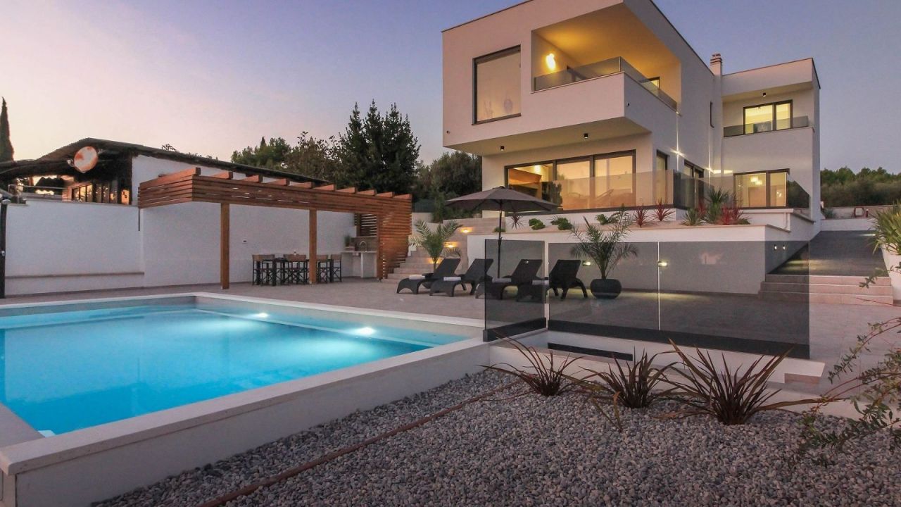 Villa Pomer, Medulin, Croatia, 195 m² - picture 1