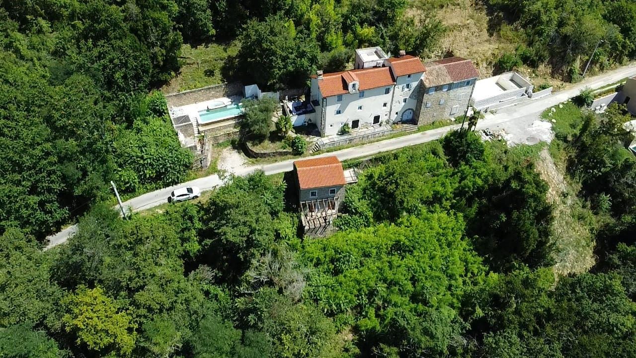 Villa in Motovun, Croatia, 465 m² - picture 1