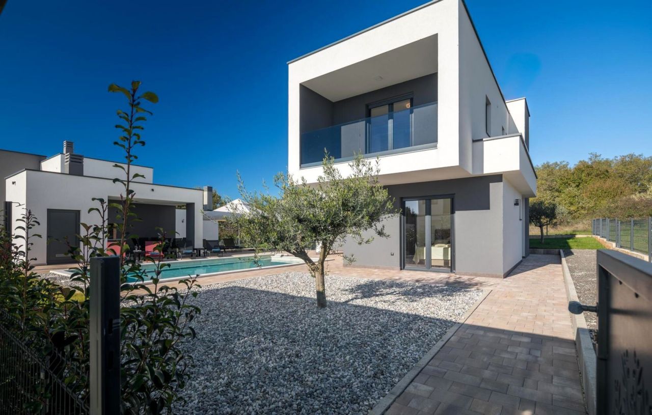 Villa in Porec, Croatia, 178 m² - picture 1