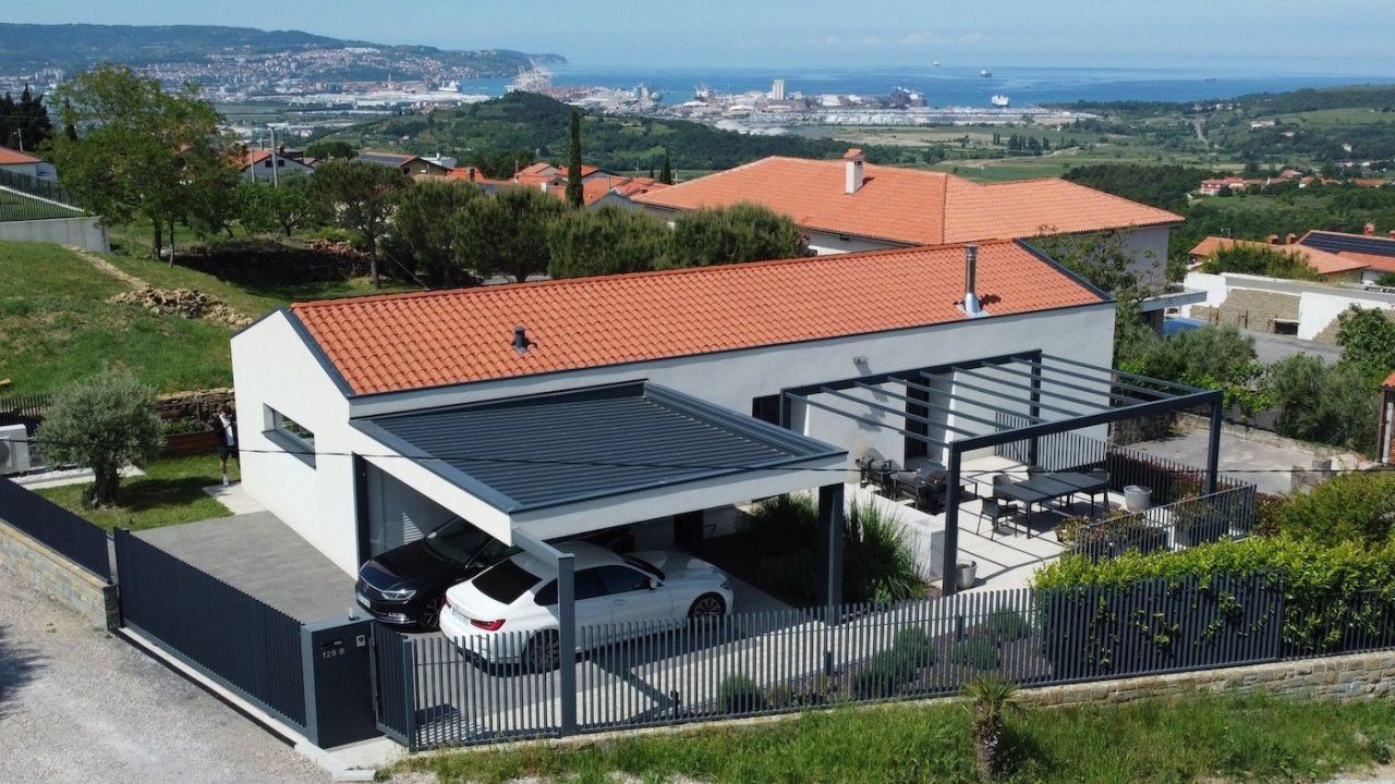 House in Koper, Slovenia, 230 m² - picture 1