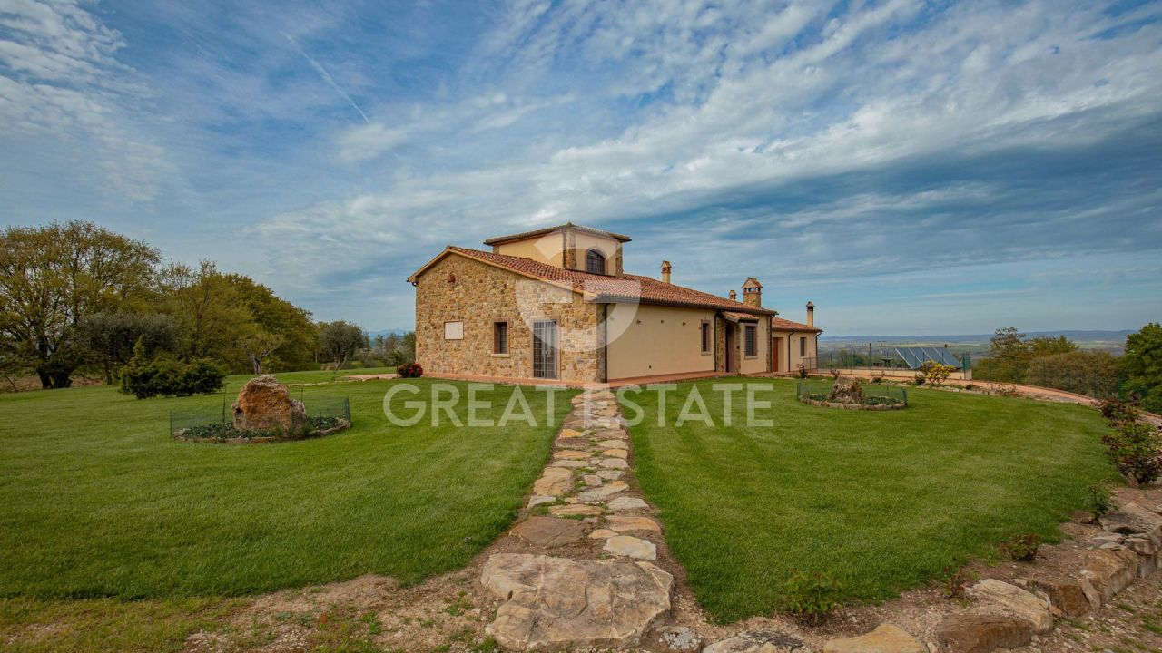 House Manciano, Italy, 451.95 m² - picture 1